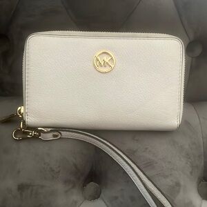 Michael Kors wallet wristlet